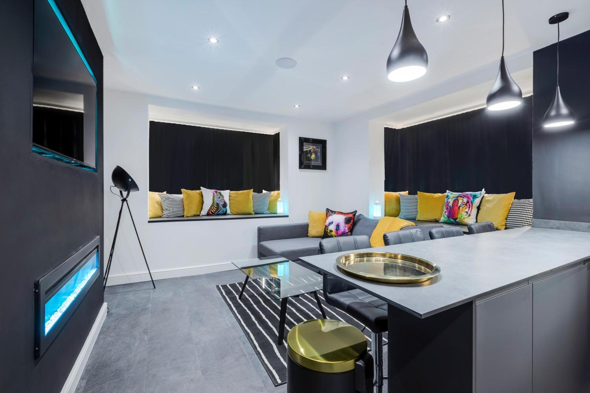 Two Bed Modern Apartment 5Min Walk To Town Centre With Free Parking ! Under New Management Блекпул Екстер'єр фото