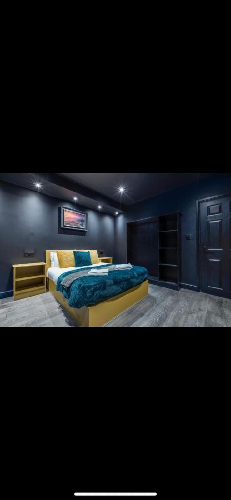 Two Bed Modern Apartment 5Min Walk To Town Centre With Free Parking ! Under New Management Блекпул Екстер'єр фото