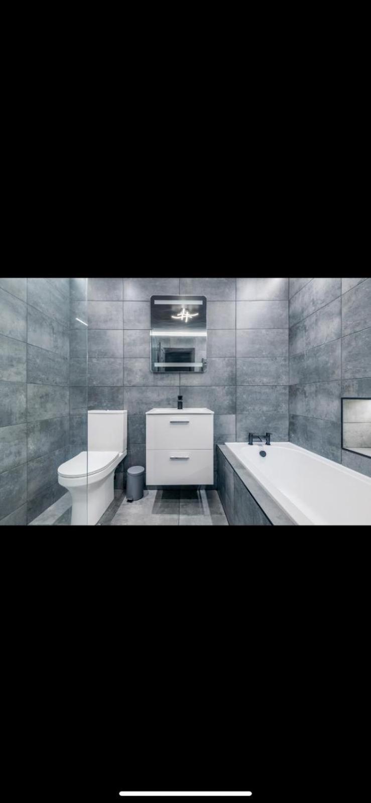 Two Bed Modern Apartment 5Min Walk To Town Centre With Free Parking ! Under New Management Блекпул Екстер'єр фото